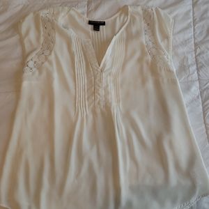 A Pea in the Pod maternity blouse